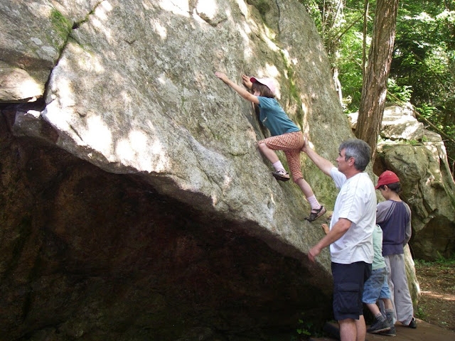  Escalada de búlder para niños en Ariège 